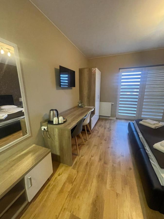 Hotel Pod Strzecha Келце Екстериор снимка