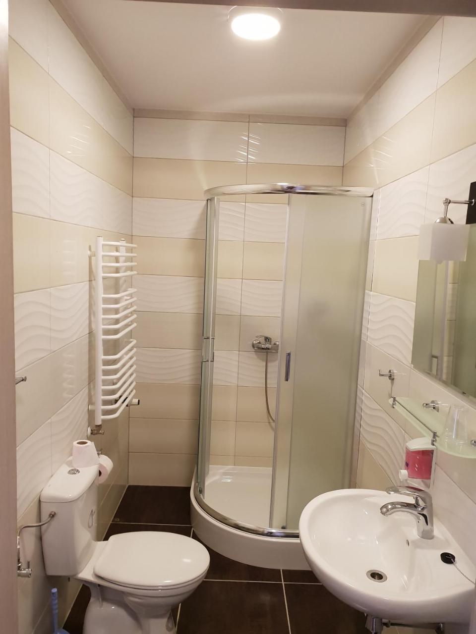 Hotel Pod Strzecha Келце Екстериор снимка