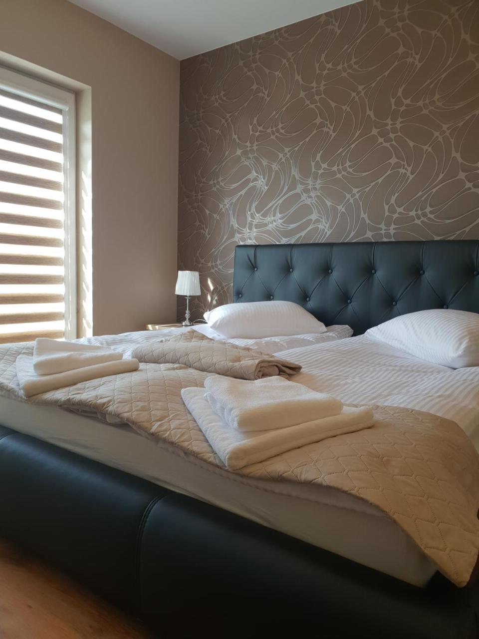 Hotel Pod Strzecha Келце Екстериор снимка