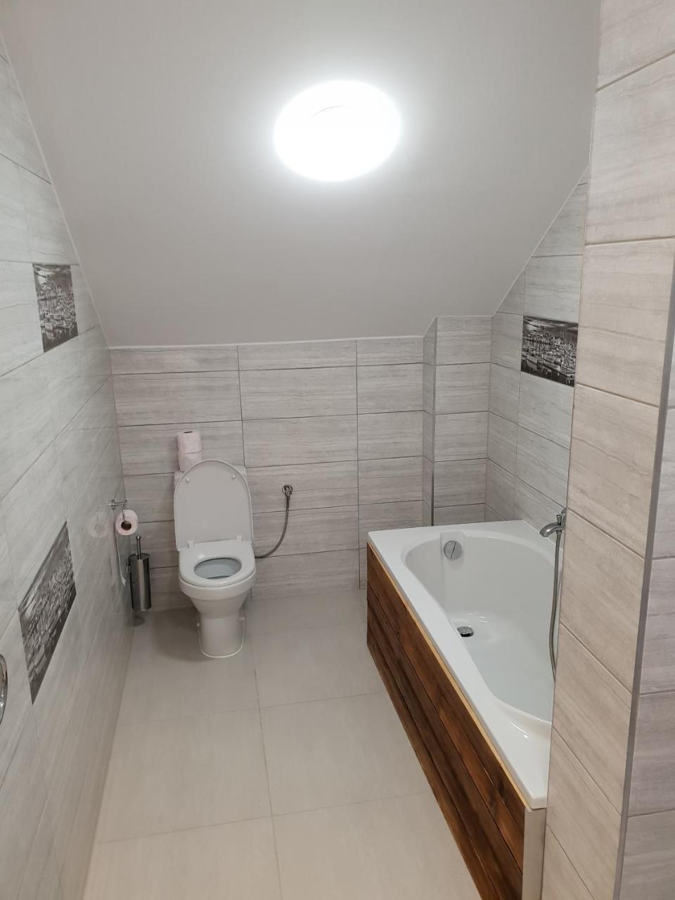 Hotel Pod Strzecha Келце Екстериор снимка