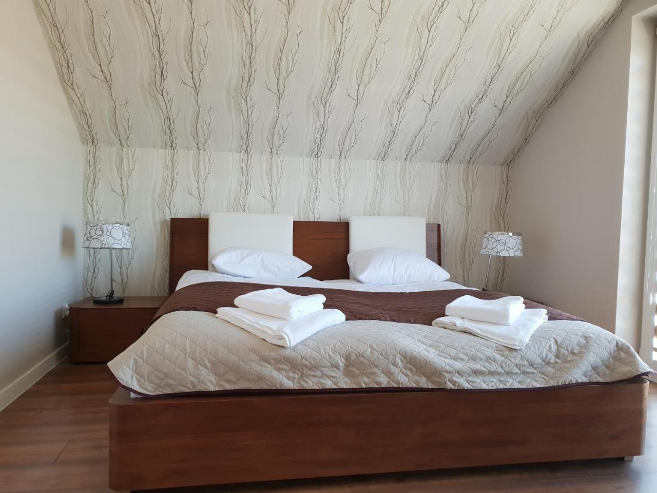 Hotel Pod Strzecha Келце Екстериор снимка